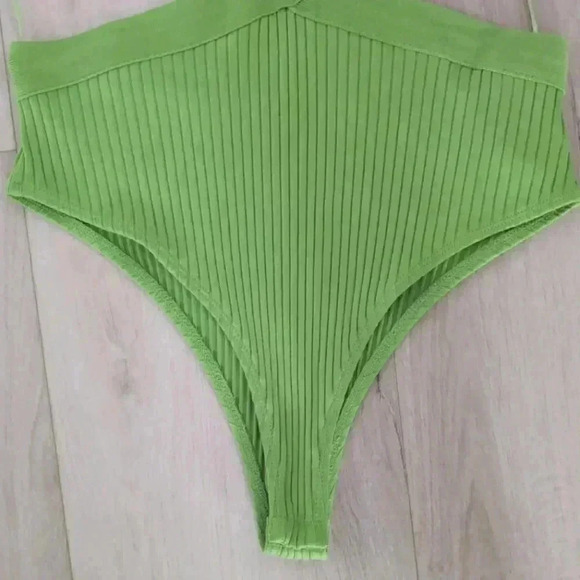 ZARA | Women's Green Ribbed Cutout Limitless Contour Bodysuit - Picture 5 of 8